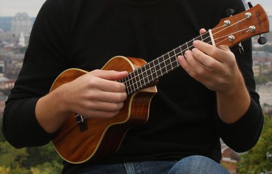 Tocar Ukulele